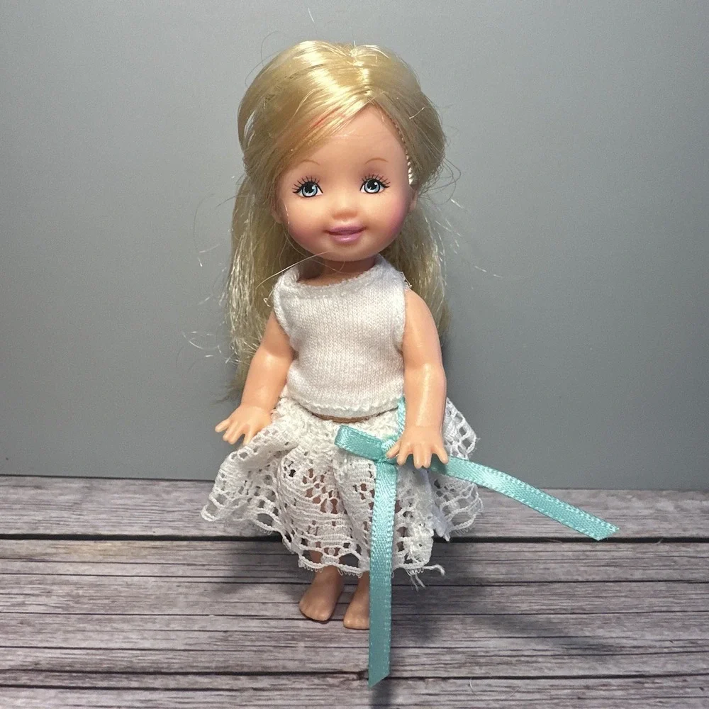 Vintage Mattel Kelly Barbie's little Sister Blonde Hair Blue Eyes 1994